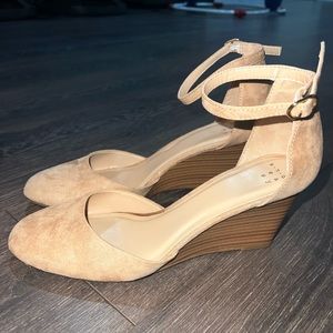 A New Day women’s size 8 1/2 brown Swede wedge heel - never worn